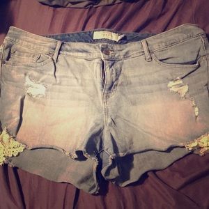 Torrid size 20 crocheted distressed shorts